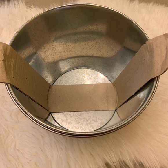 Metal Budweiser Beer Bucket. - Picture 3 of 5